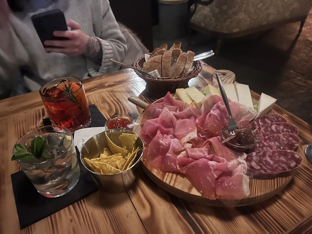 Tclub Street Bar - 3